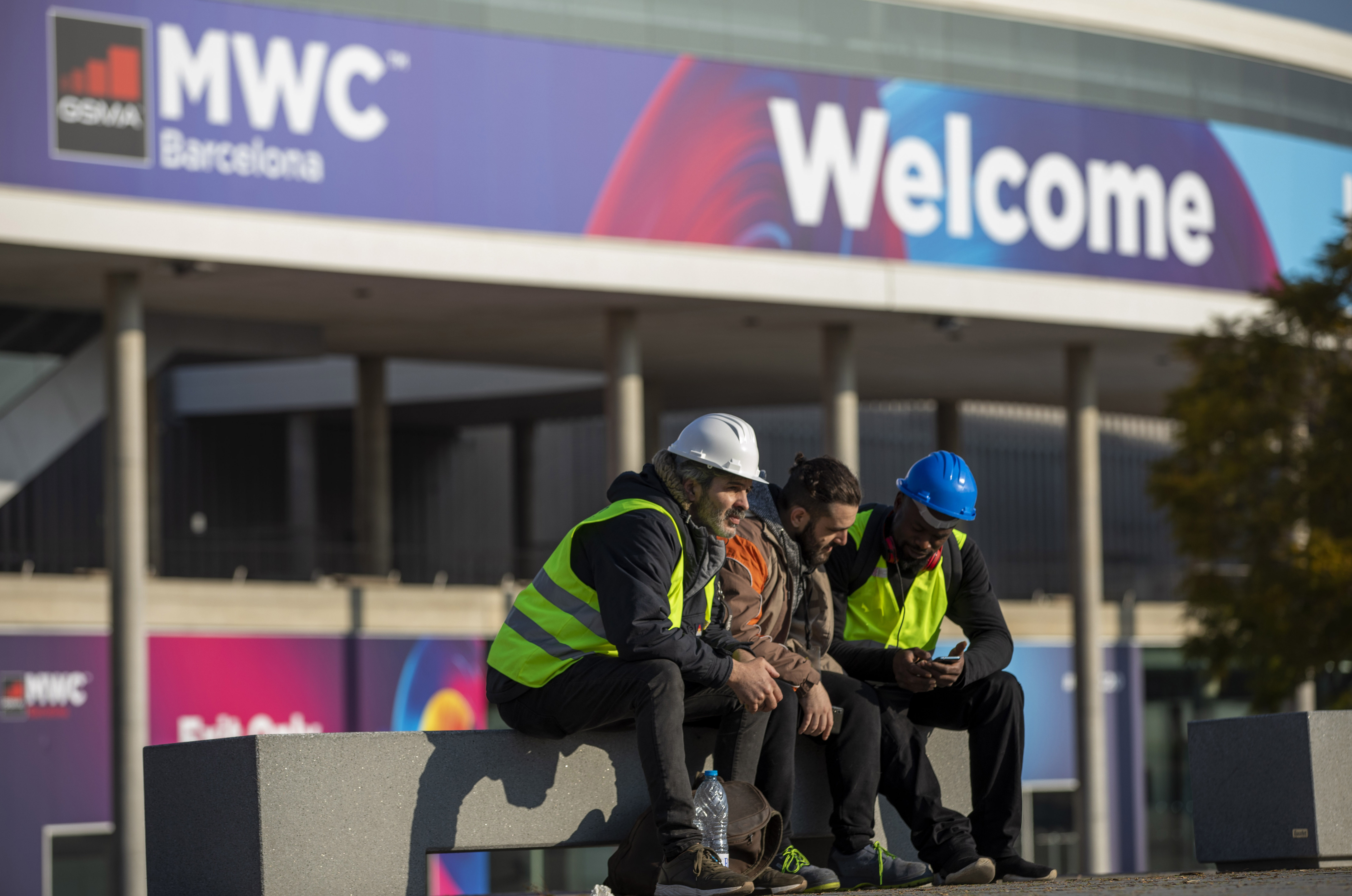 Spain disputes tech show was canceled for health motives