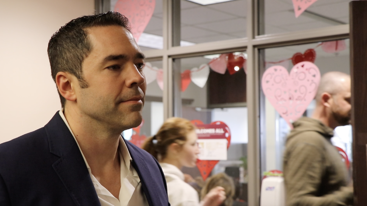 Utah divorce attorney pays for couples getting married on Valentine’s Day