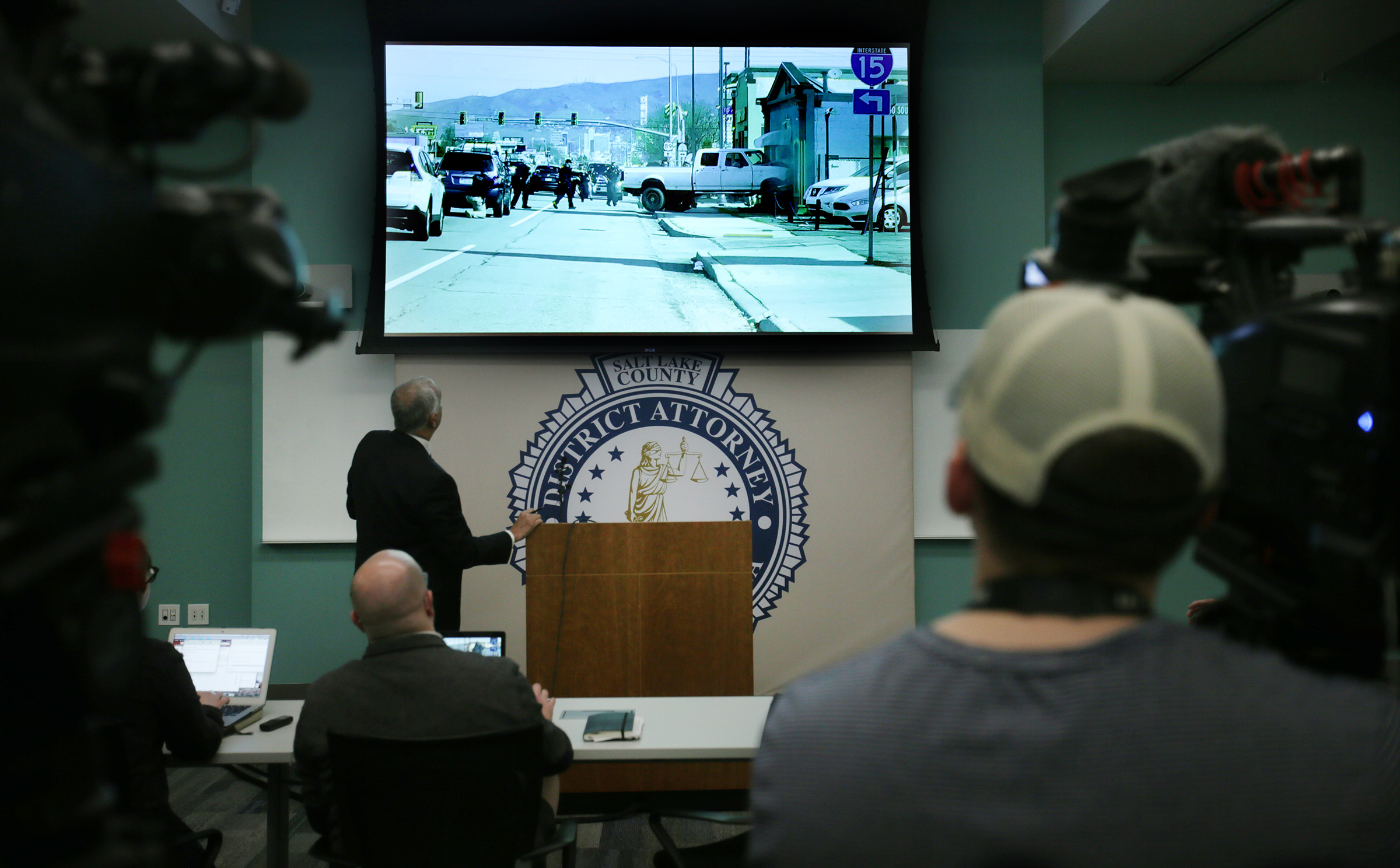 Police justified in firing 196 shots at gunman shooting indiscriminately, DA finds