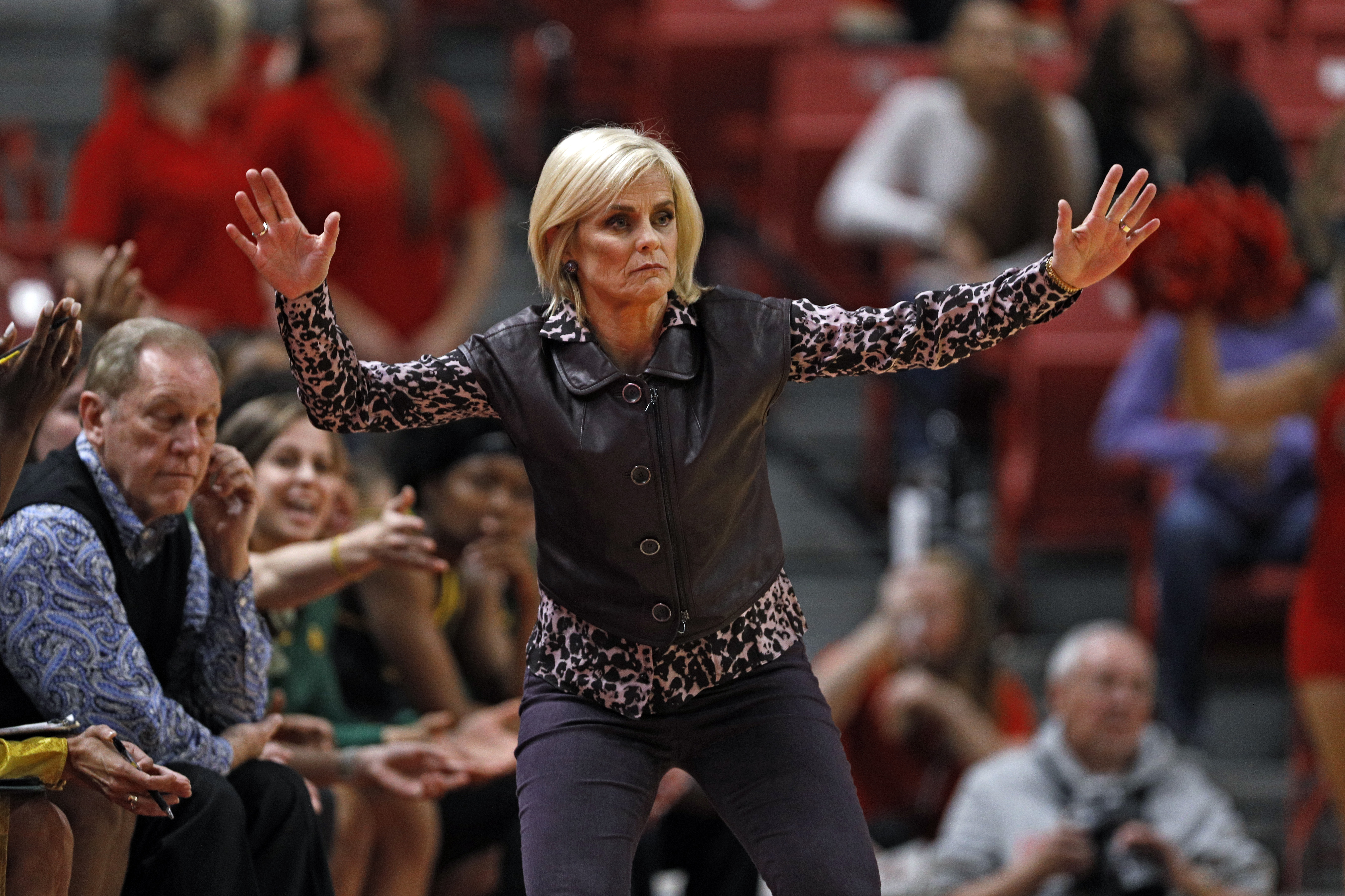 Mulkey fastest to 600 as No. 2 Baylor women top Texas Tech