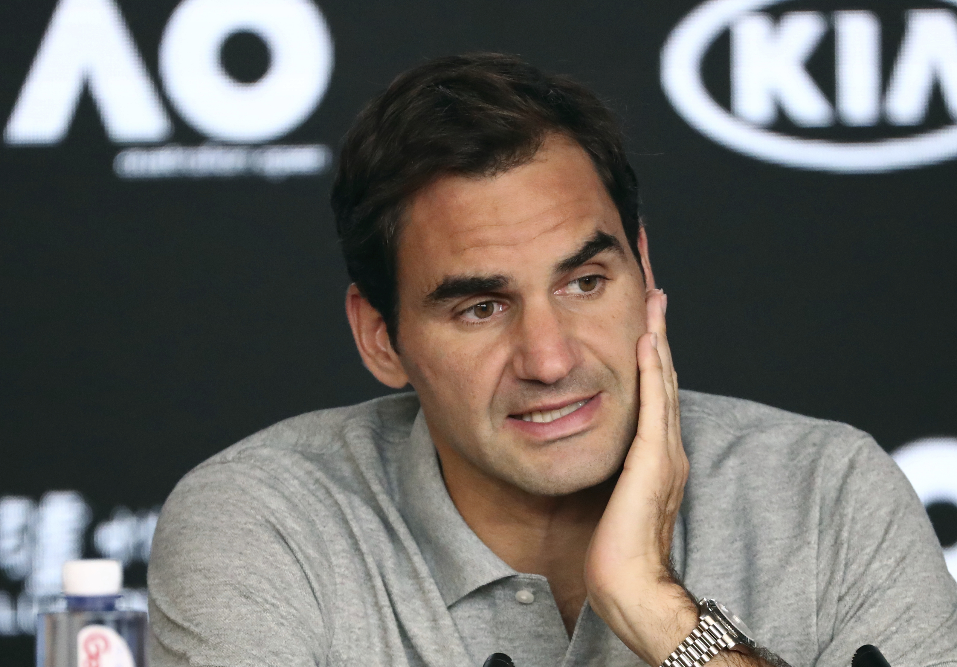 Federer to miss French Open, other events after knee surgery