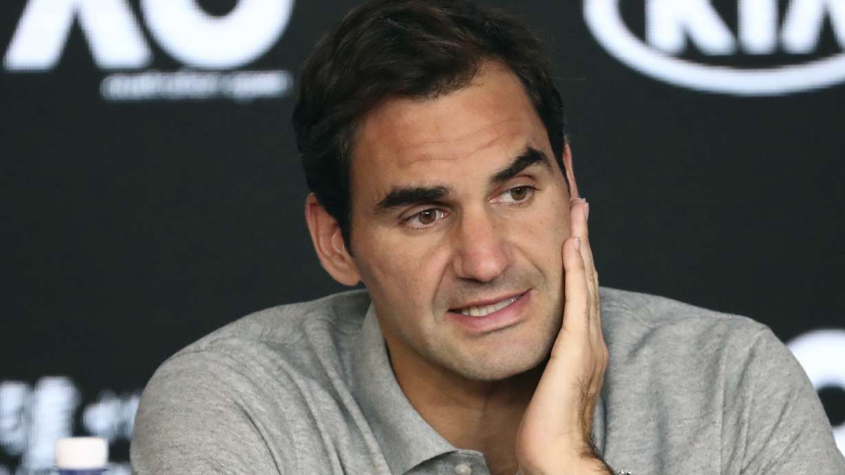 Federer to miss French Open, other events after knee surgery
