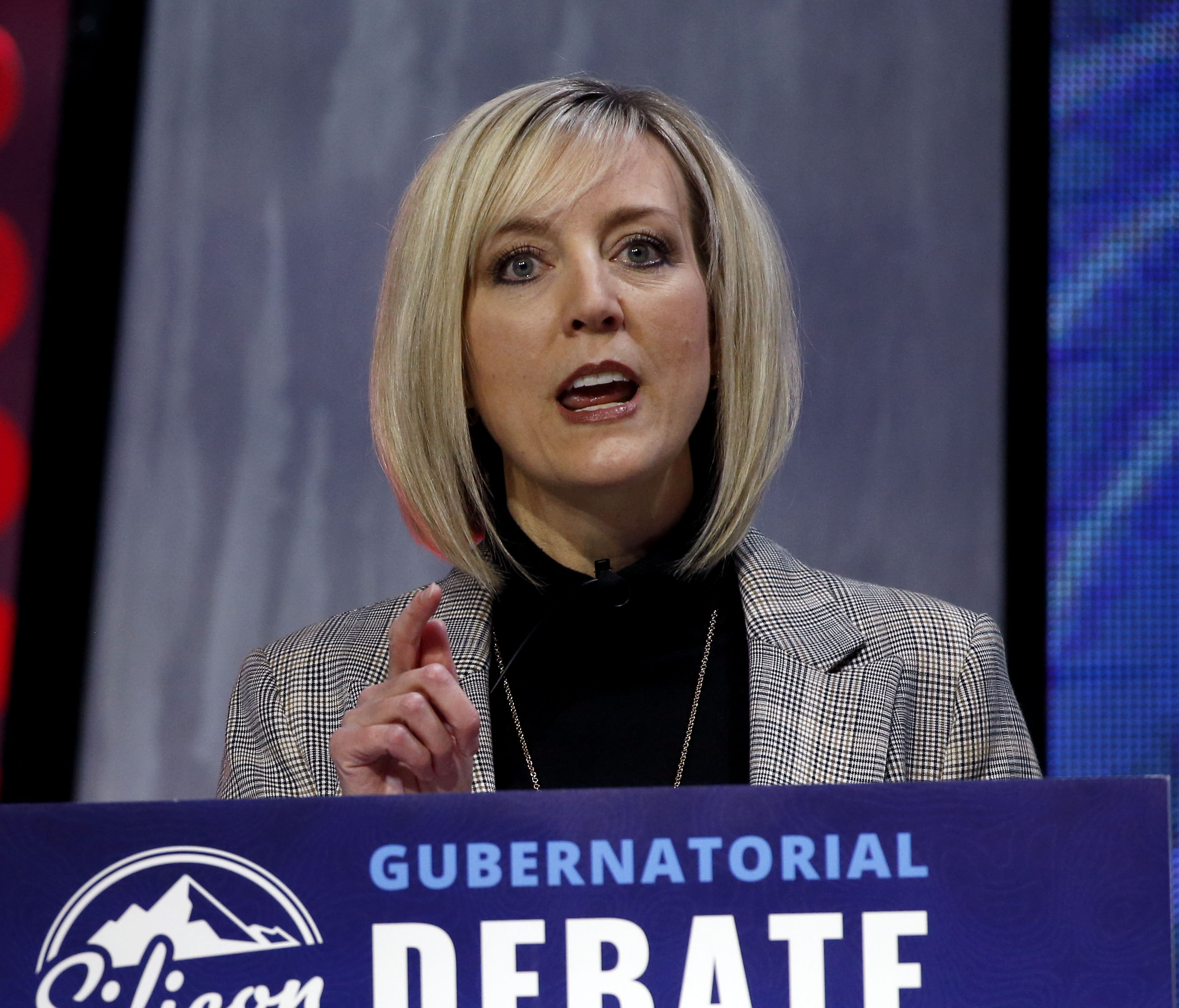 Winder Newton ends signature gathering; Wright submits names in governor’s race