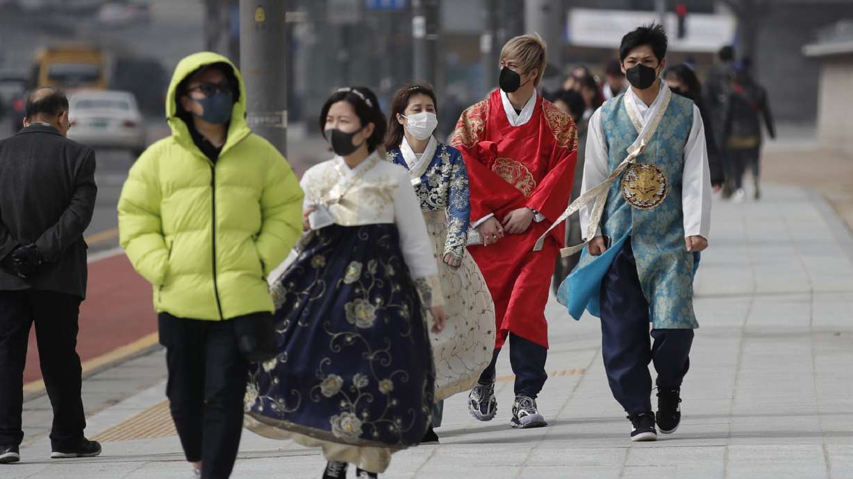 South Korea put on high alert, Italy battles virus outbreak