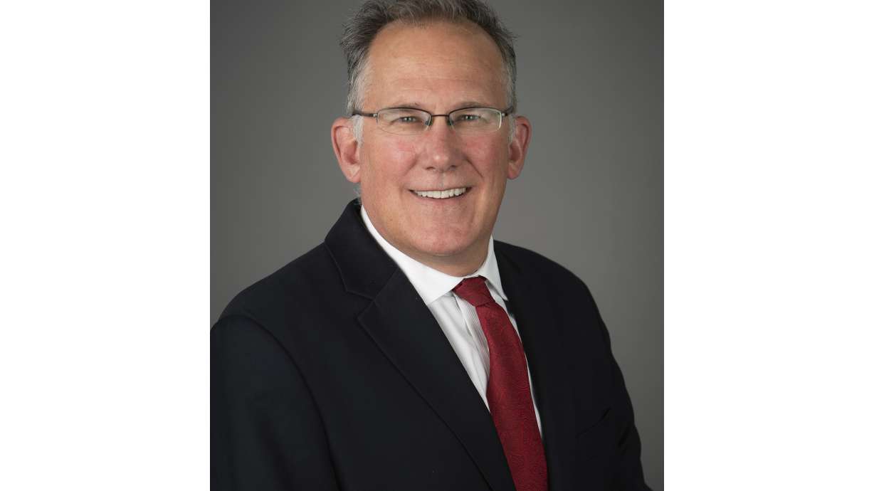 View of a longtime economist: Slower growth but no recession