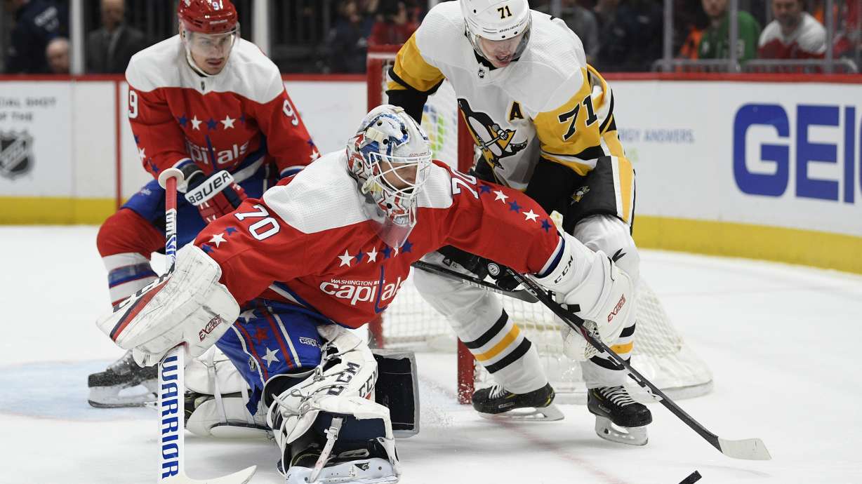 Capitals snap skid, beat Penguins to vault into first place