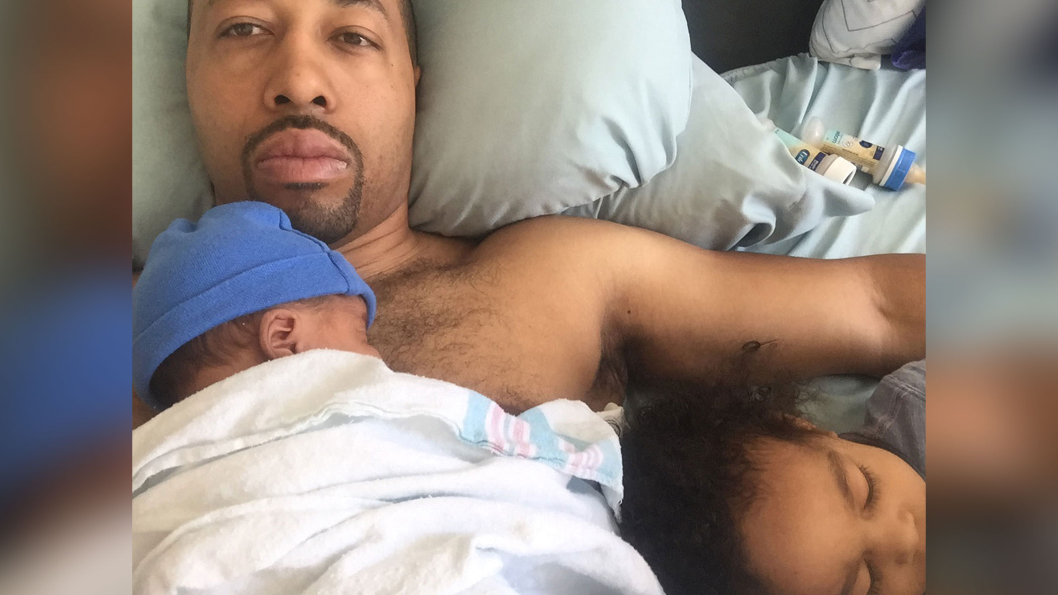 Charles Johnson and his two sons, Charles V and newborn Langston, in the days following Kira Johnson's death in 2016. (Photo: Courtesy Charles Johnson)