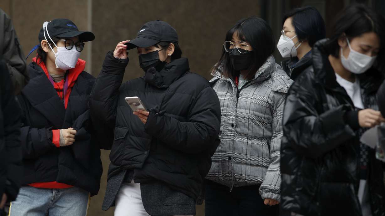 As world scrambles, experts warn virus spread in US certain