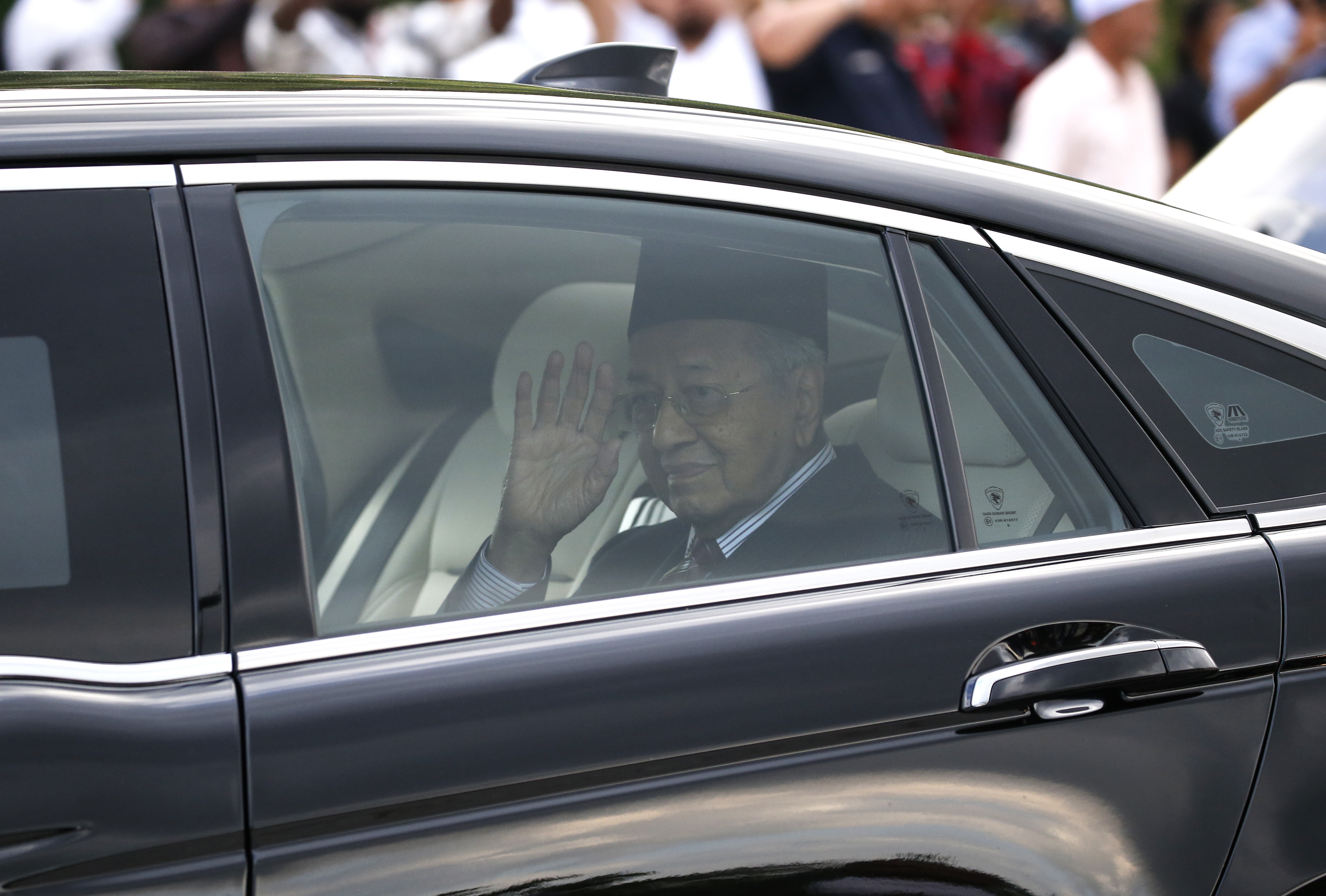 Race to form Malaysia gov't heats up, with eyes on Mahathir