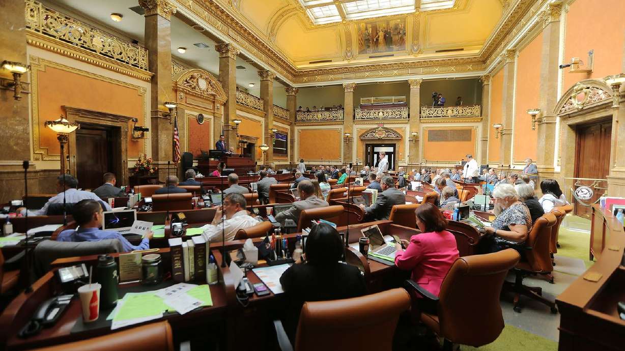 Utah lawmakers may change rules to allow meeting remotely