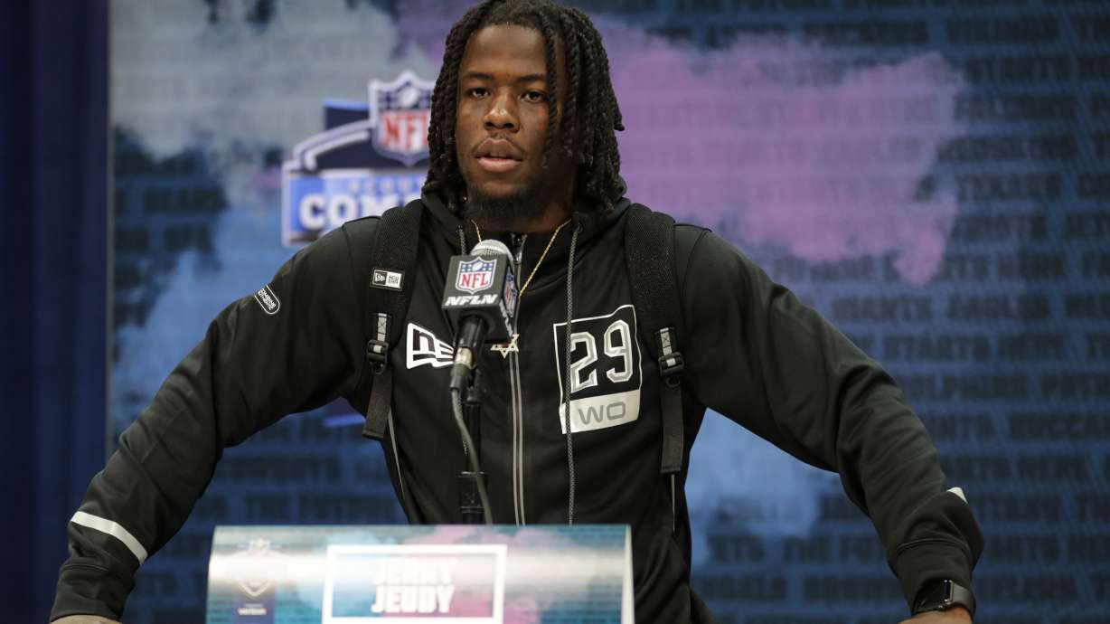 Deep wide receiver class jockeying at NFL scouting combine