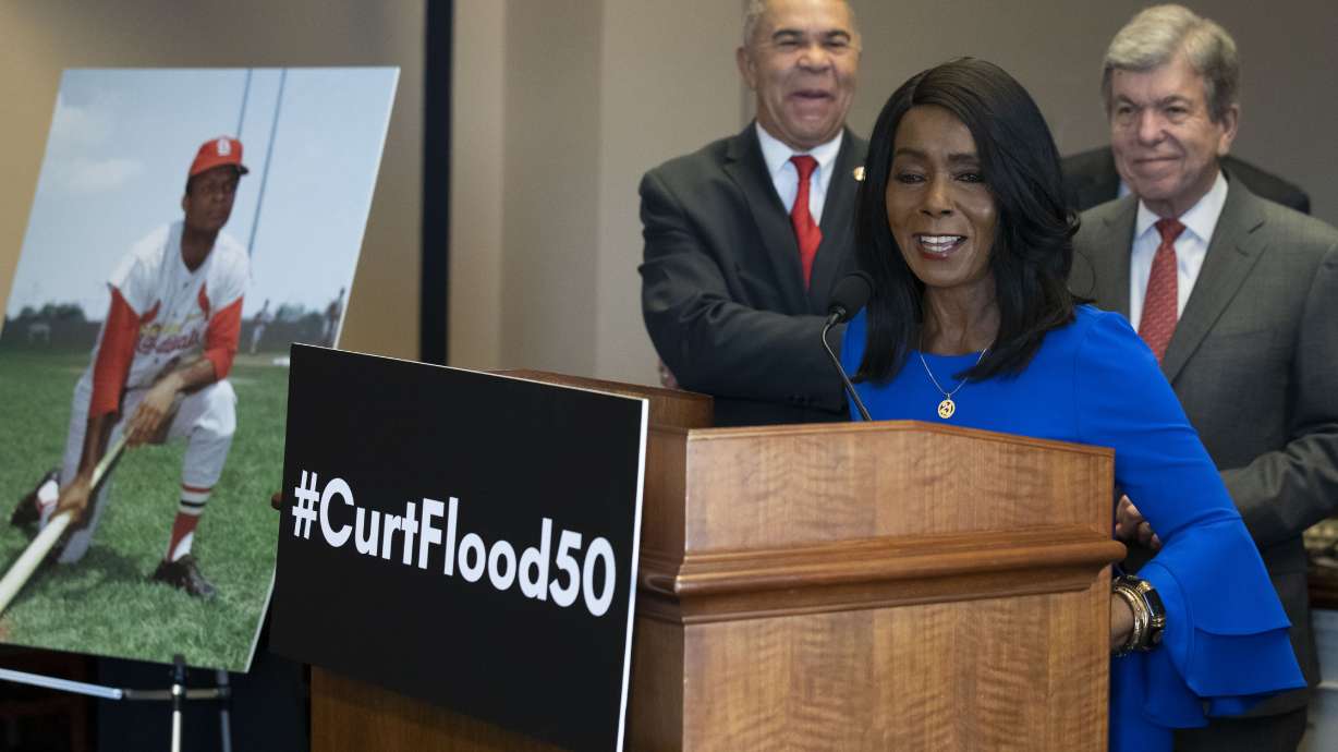Lawmakers push for Curt Flood's enshrinement in Hall of Fame