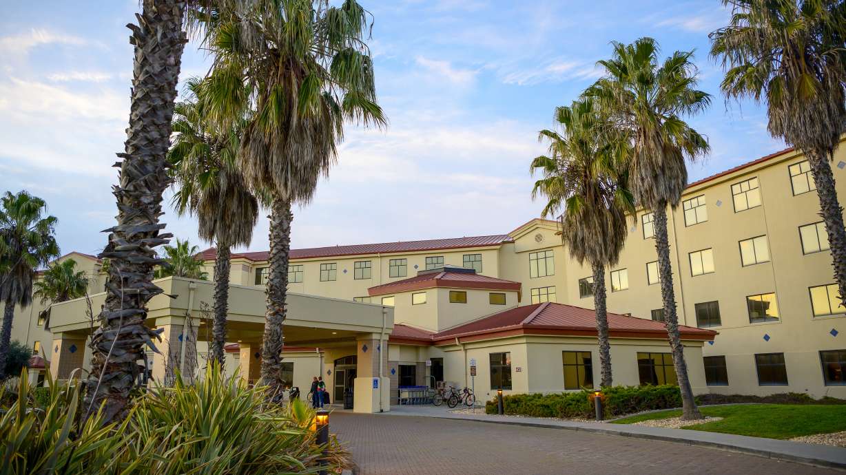 Whistleblower: Feds helping evacuees lacked virus protection