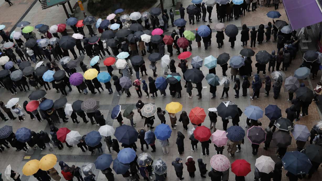 Outbreak starts to look more like worldwide economic crisis