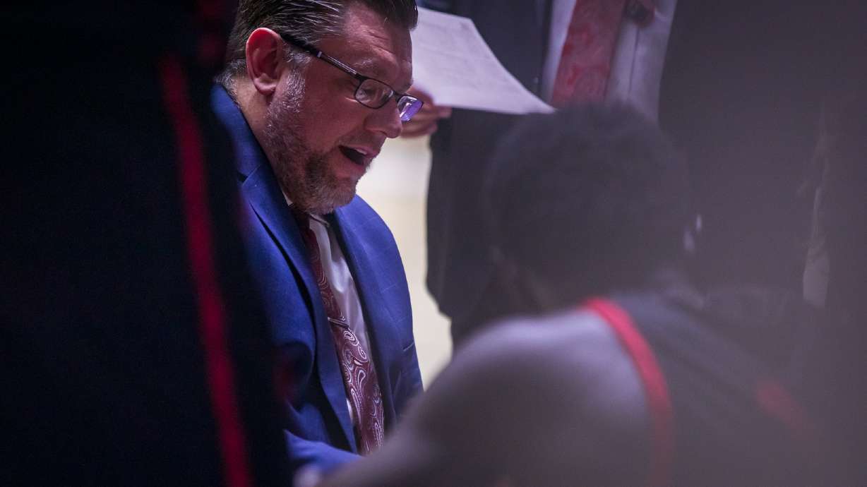 SUU basketball coach Todd Simon signed a contract extension through the 2026-27 season, the university announced Wednesday.