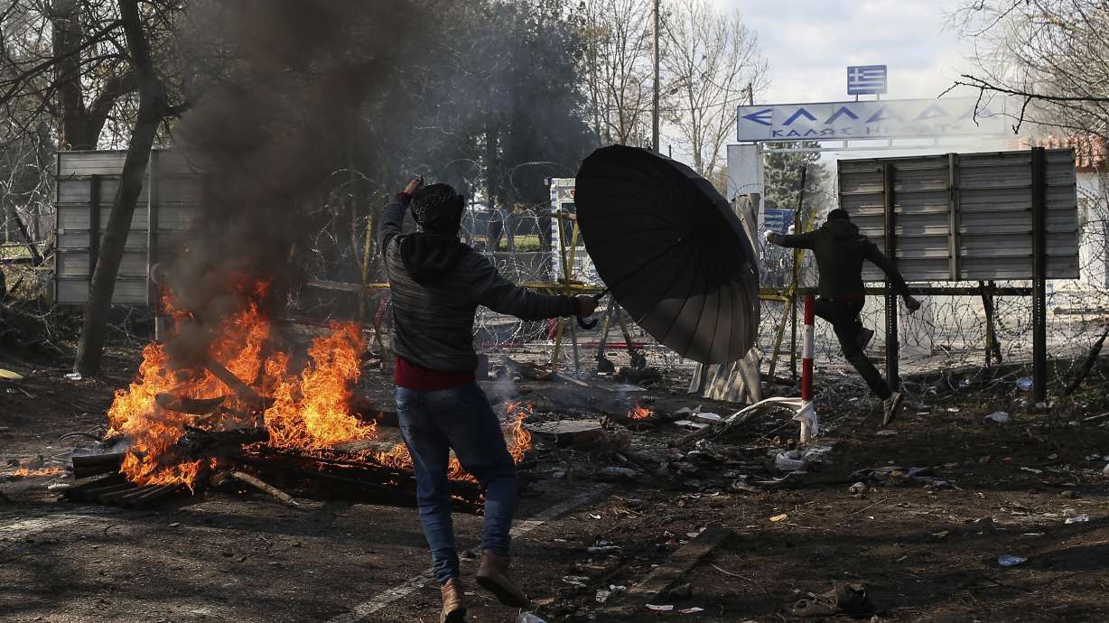 AP Photos: Migrants head to Turkish-Greek border