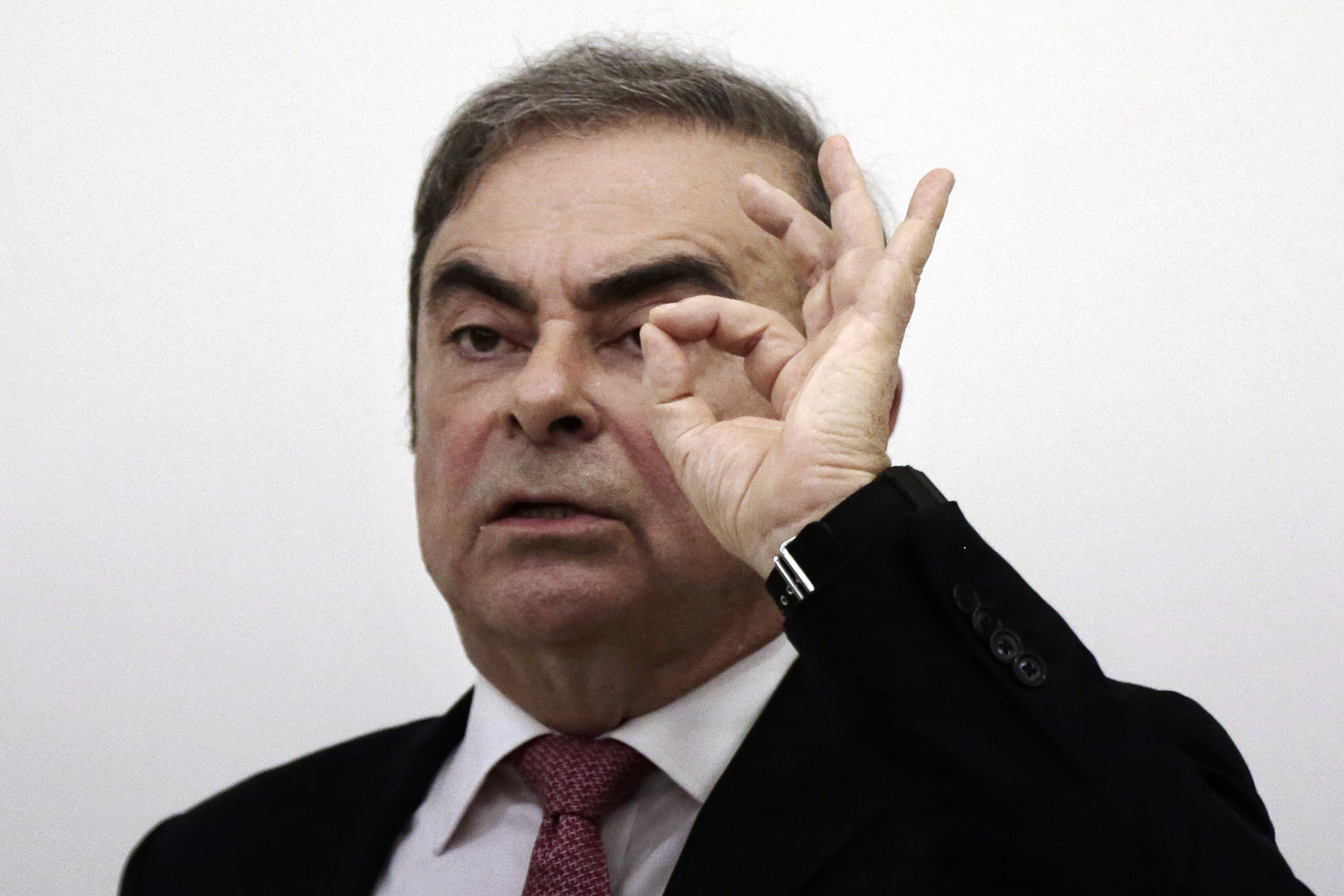 Japanese minister in Lebanon, seeks return of fugitive Ghosn