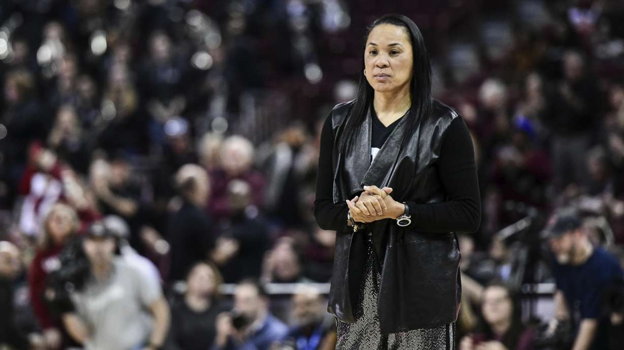 South Carolina, Baylor, Oregon still lead women's Top 25