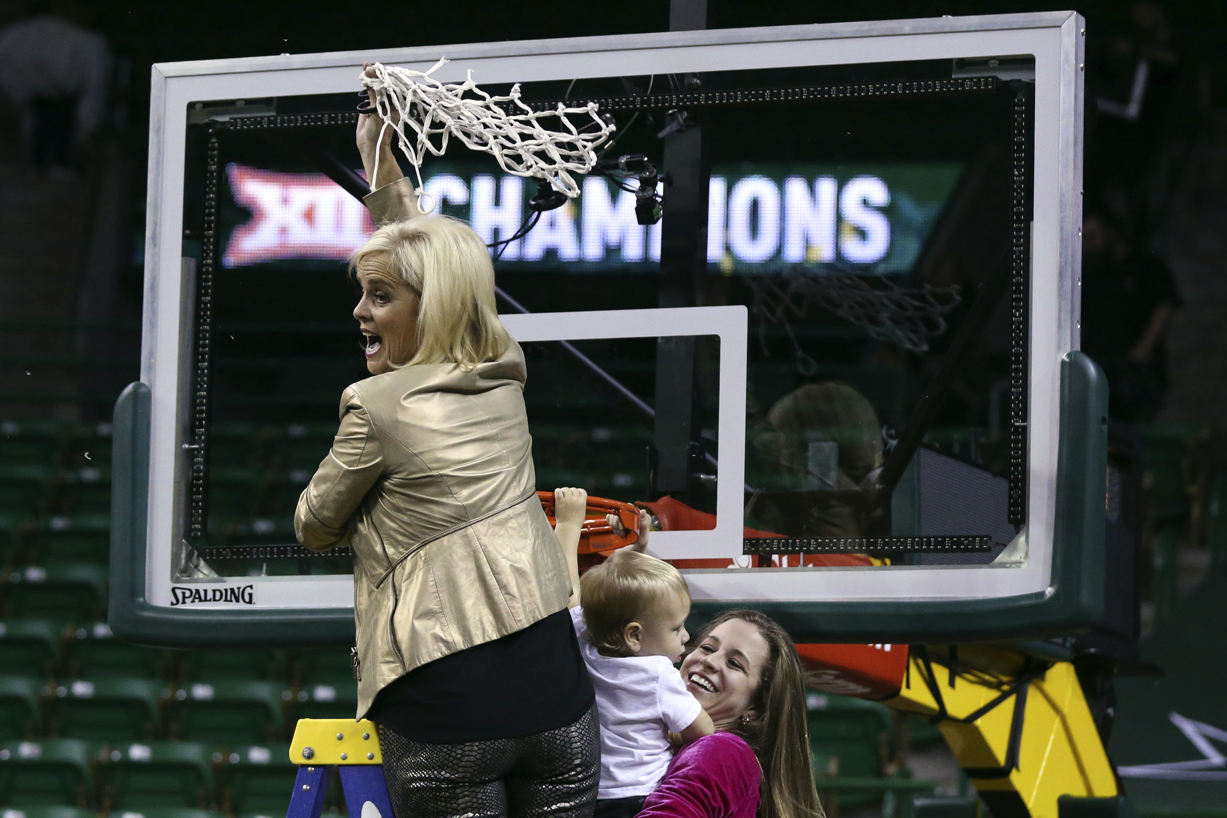 South Carolina, Baylor, Oregon top women's NCAA reveal