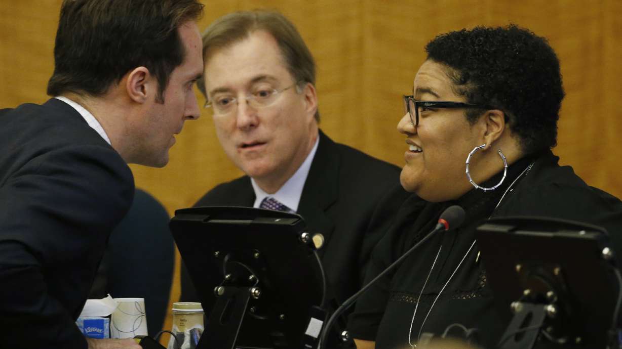 After delay, Virginia Democrats advance redistricting