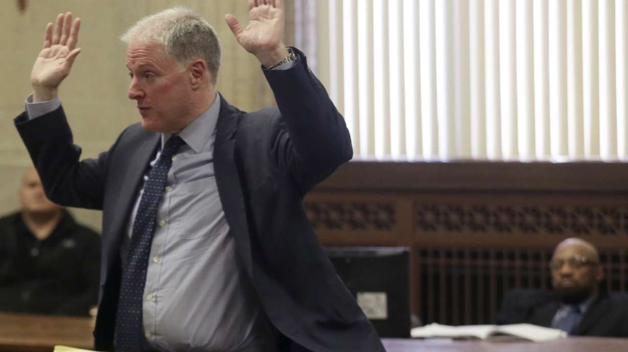 Self-defense? Man stands trial in killing of Chicago officer
