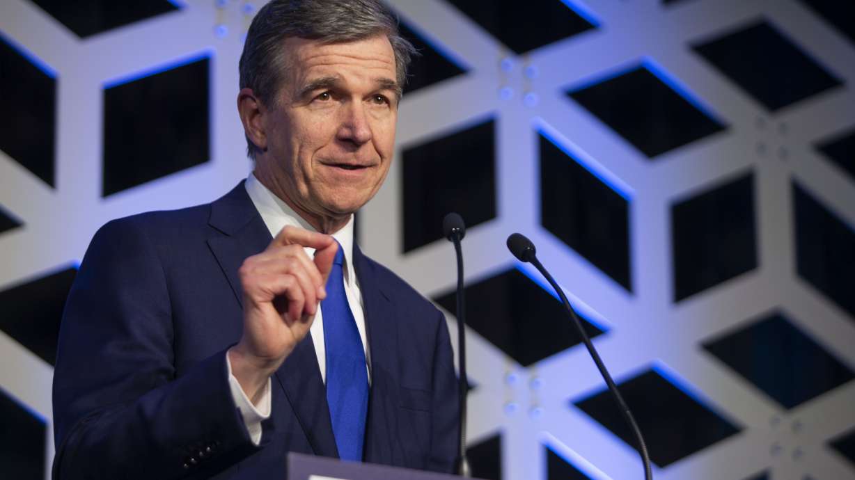 In NC, Gov. Roy Cooper and Lt. Gov. Dan Forest win primaries