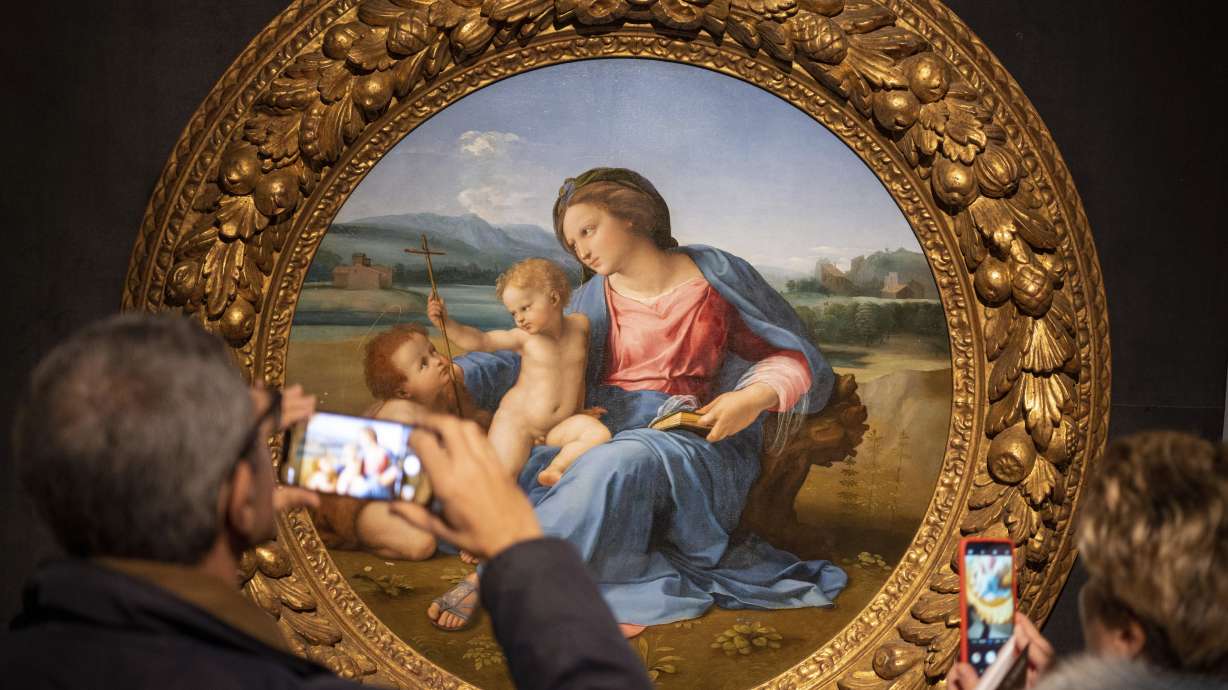 Raphael fever hits Italy but art isn't immune from virus