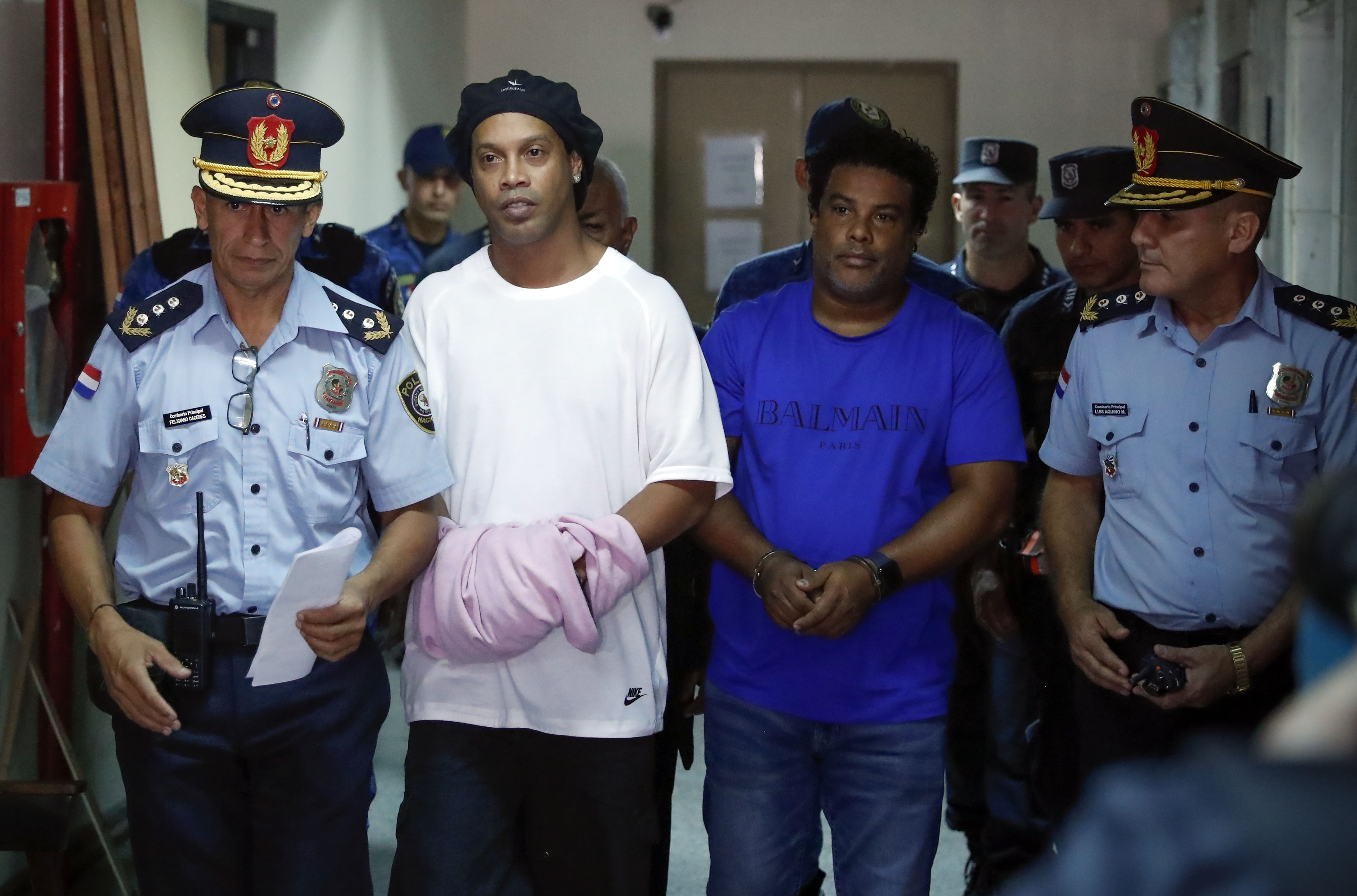 Handcuffed Ronaldinho and brother appear in Paraguayan court