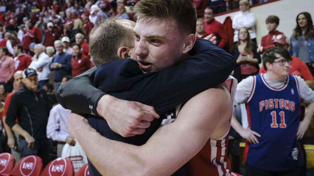 No. 24 Badgers clinch share of Big 10 title, beat Indiana