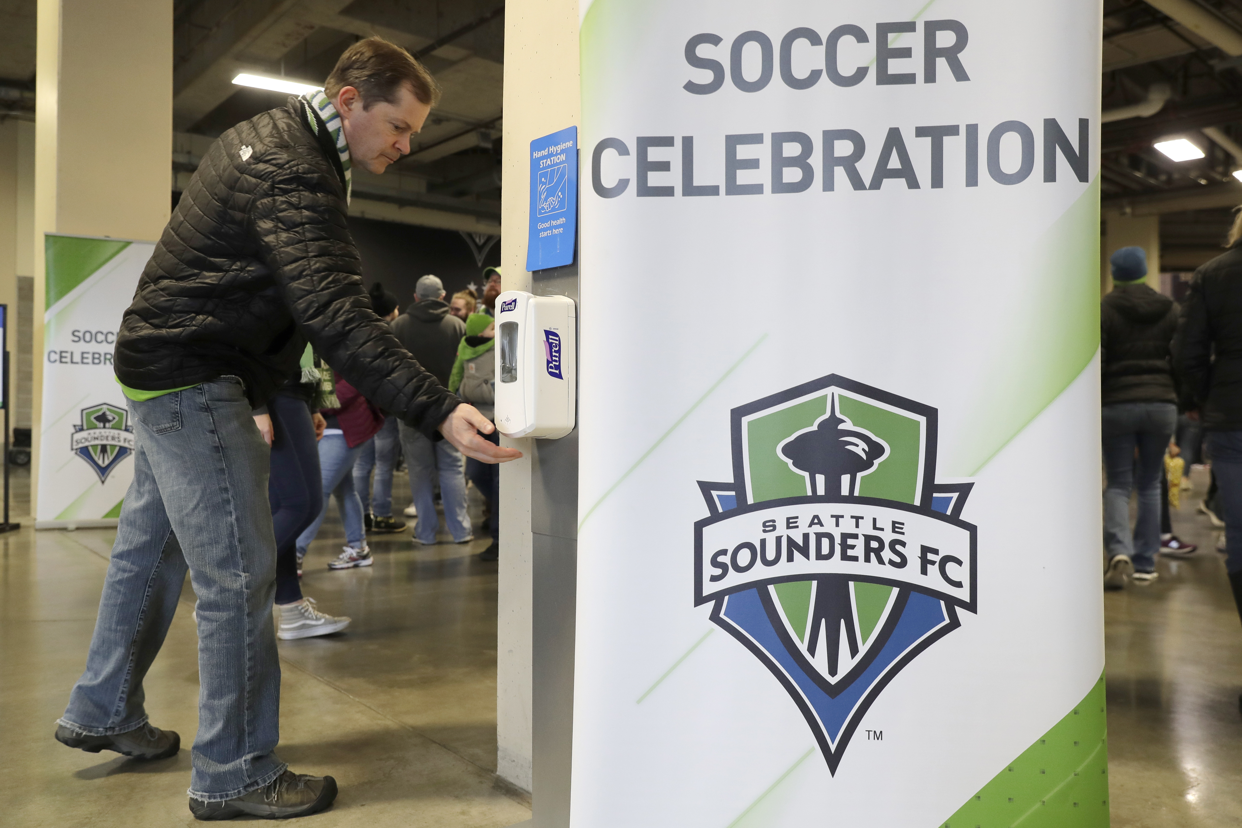 Smaller crowd for Seattle's 1st major event since outbreak