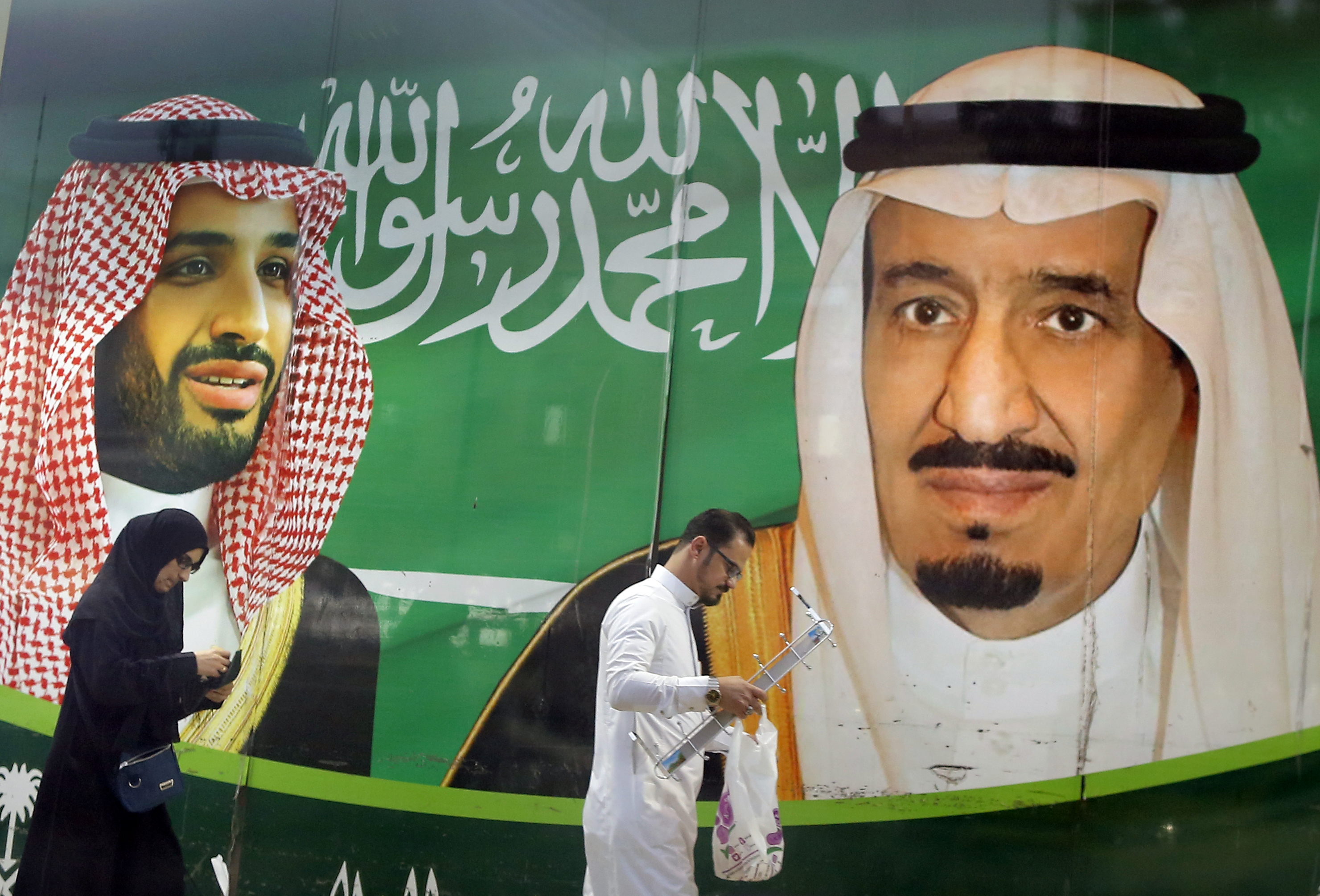 Saudis' arrest of 2 princes called a warning to royal family