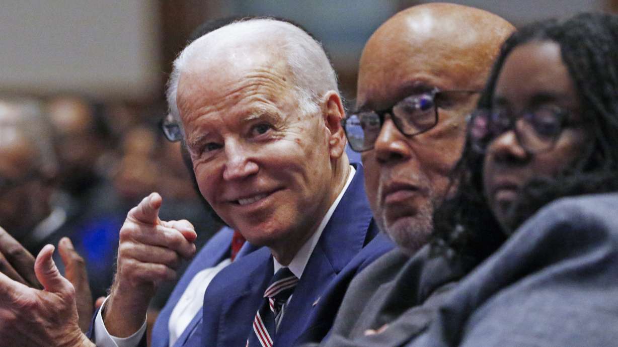 Biden in Mississippi, Sanders in Michigan before primaries