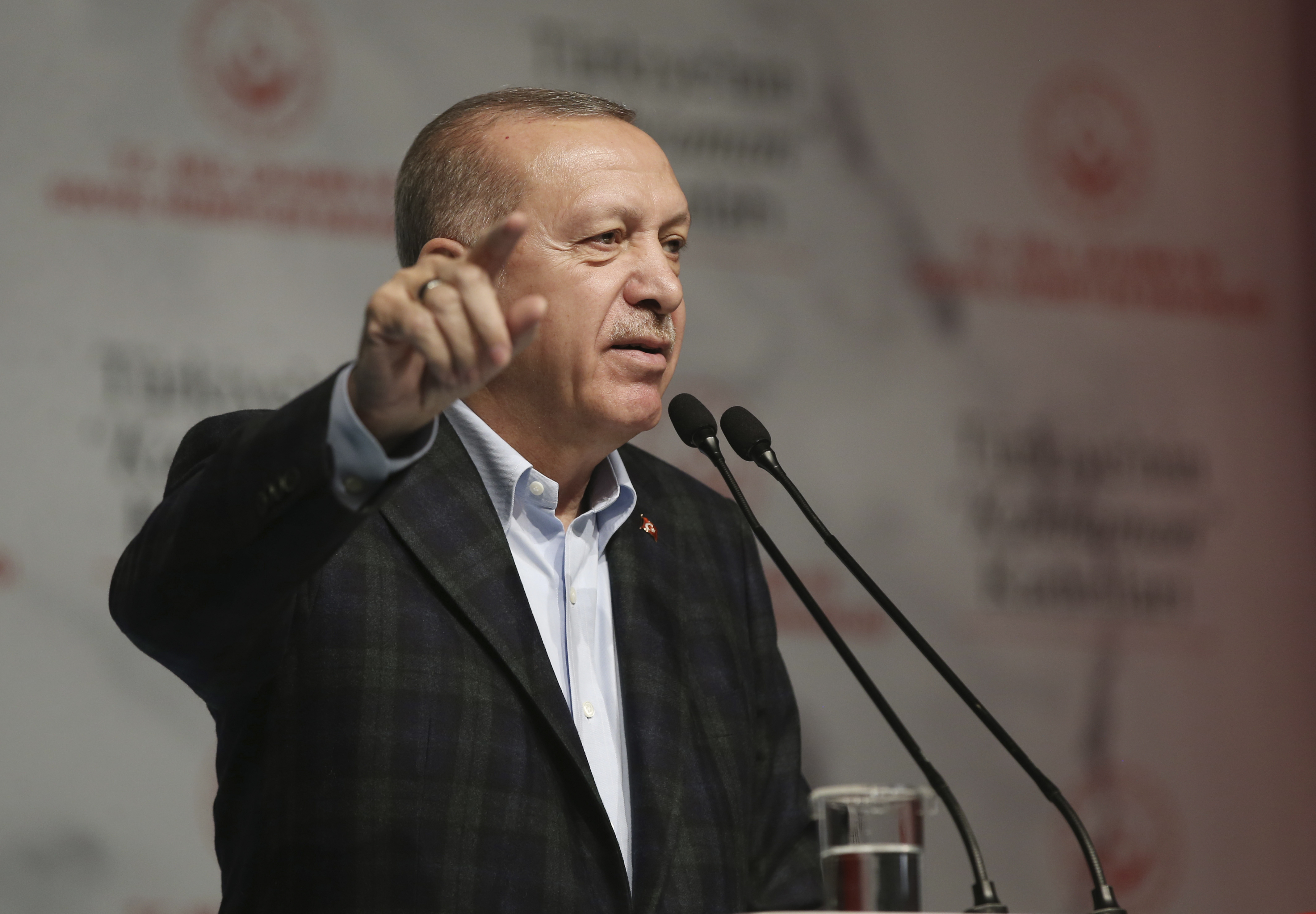EU, Turkey to review migrant deal as border tensions simmer