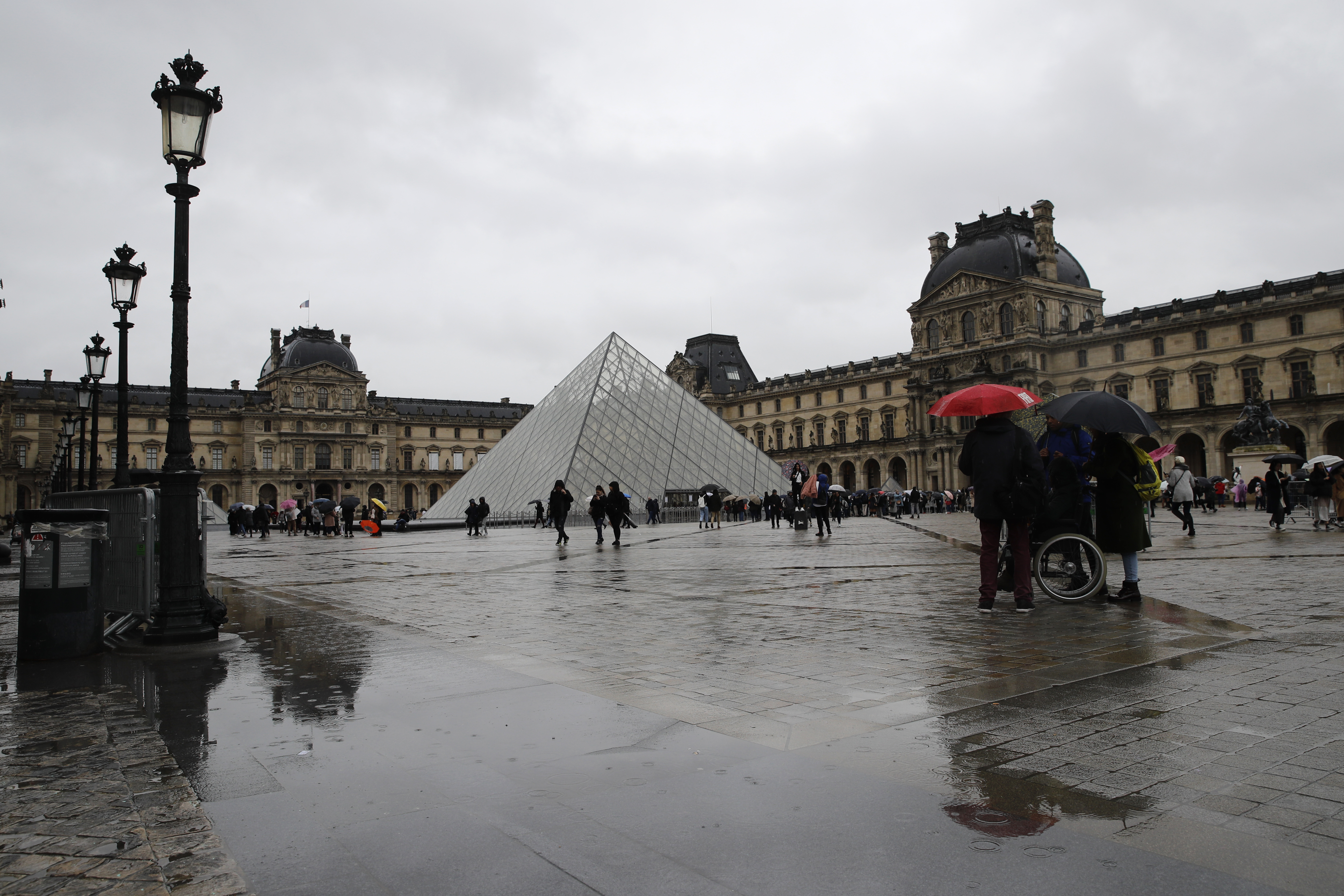 High level of Seine River concerns Paris officials