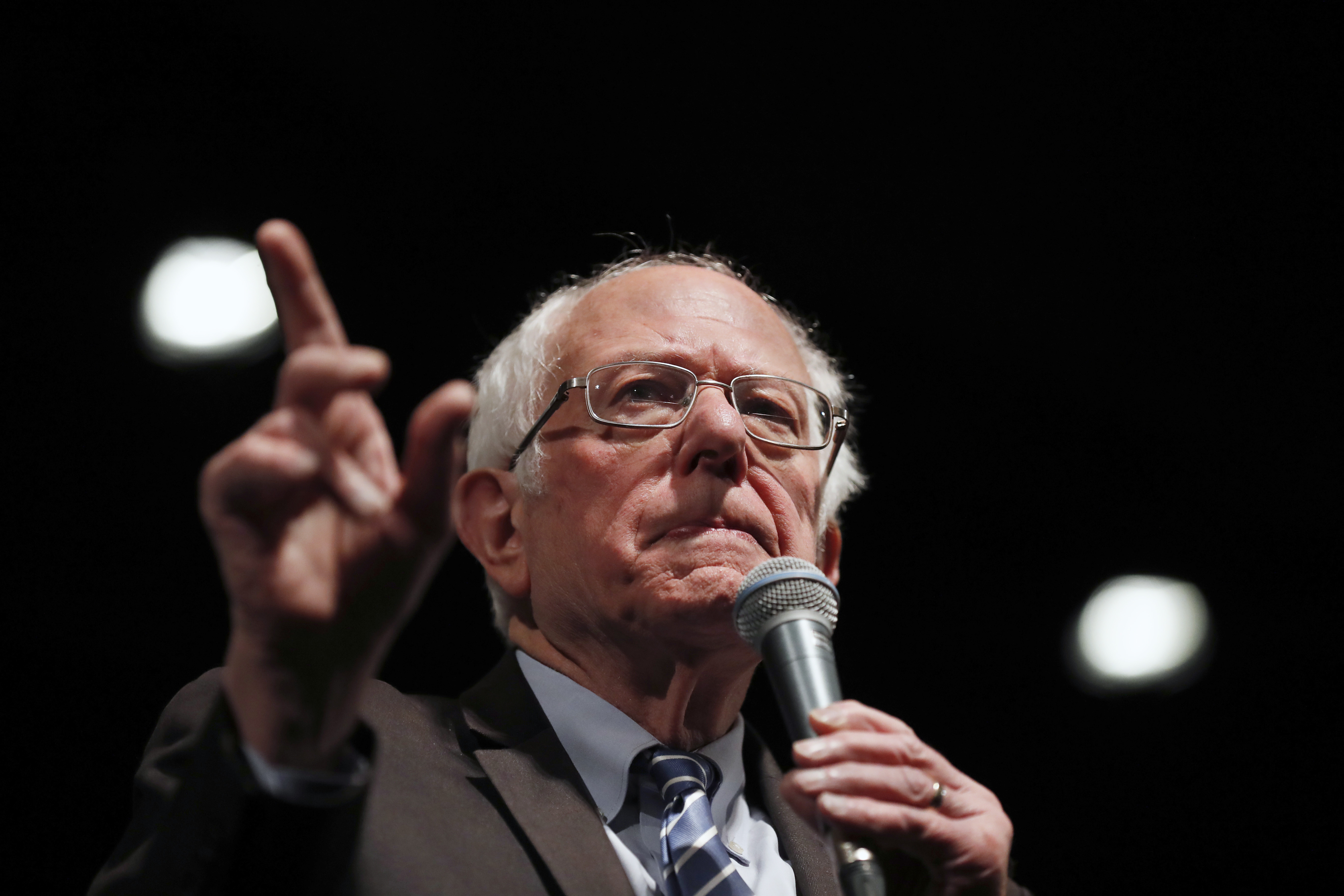 6 questions heading into next set of Democratic primaries