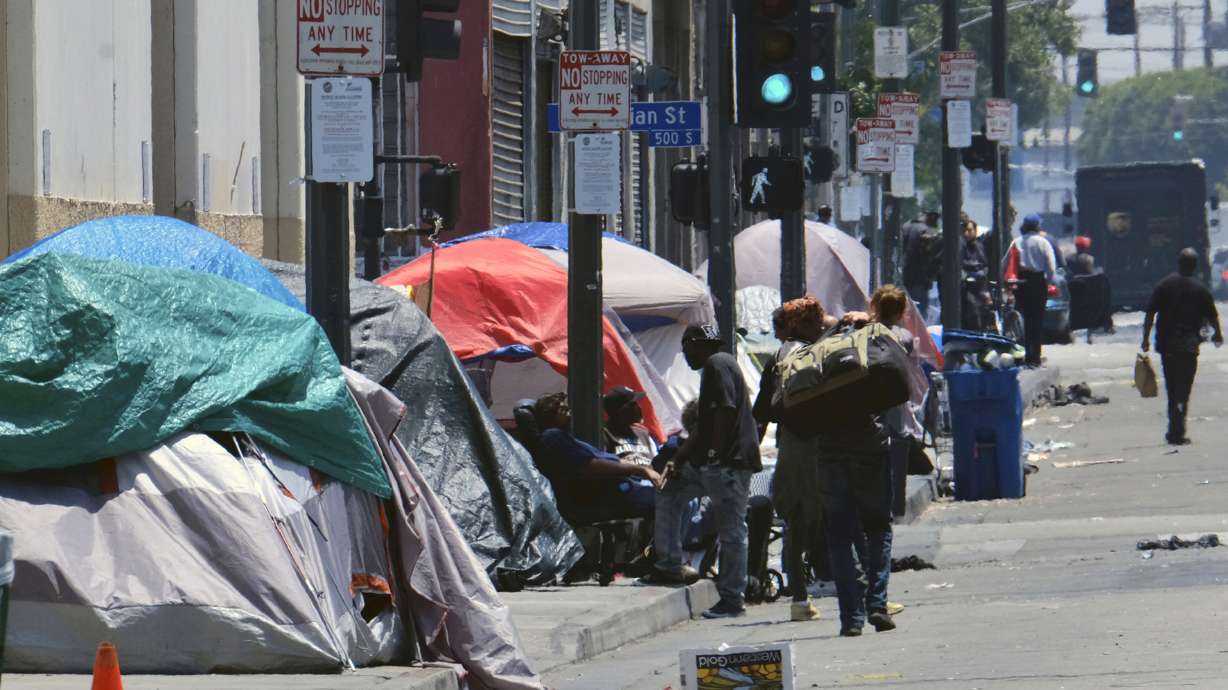 Lawsuit seeks to require LA to provide beds for homeless