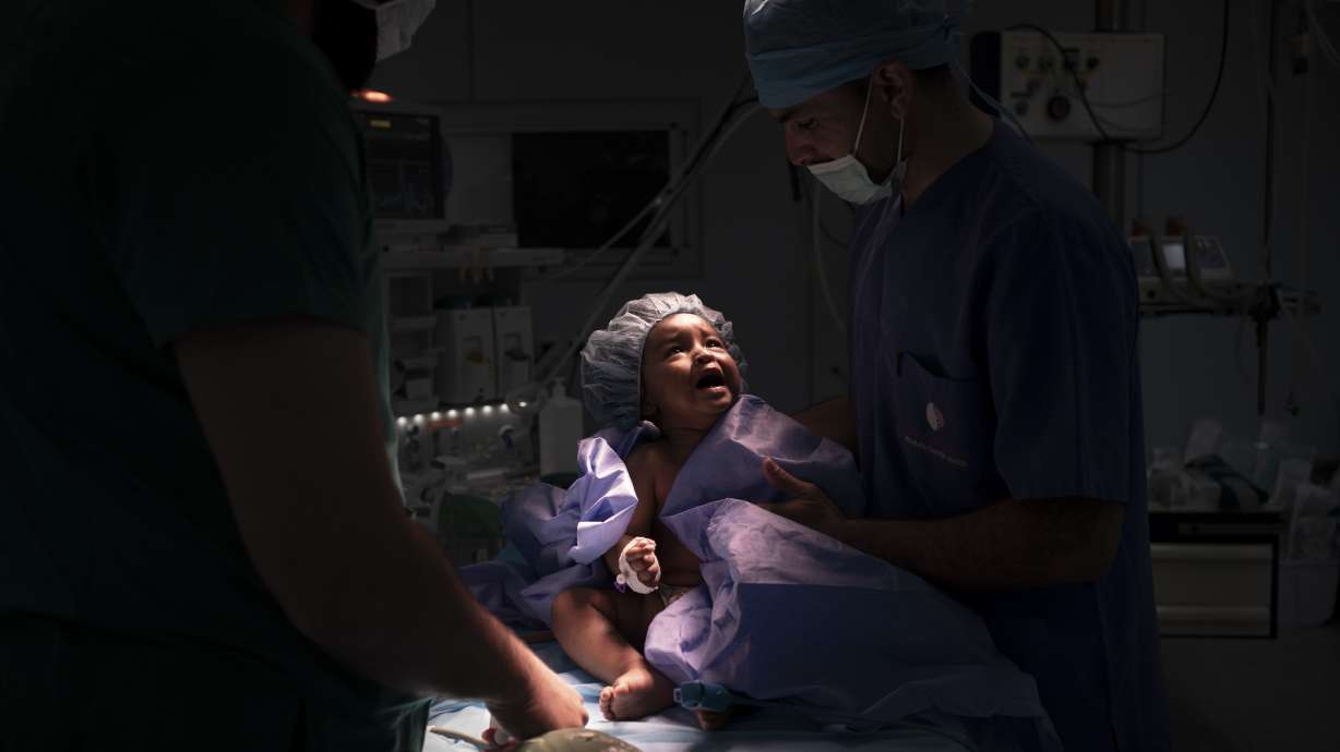 US heart surgeon treats children lacking care in Libya's war