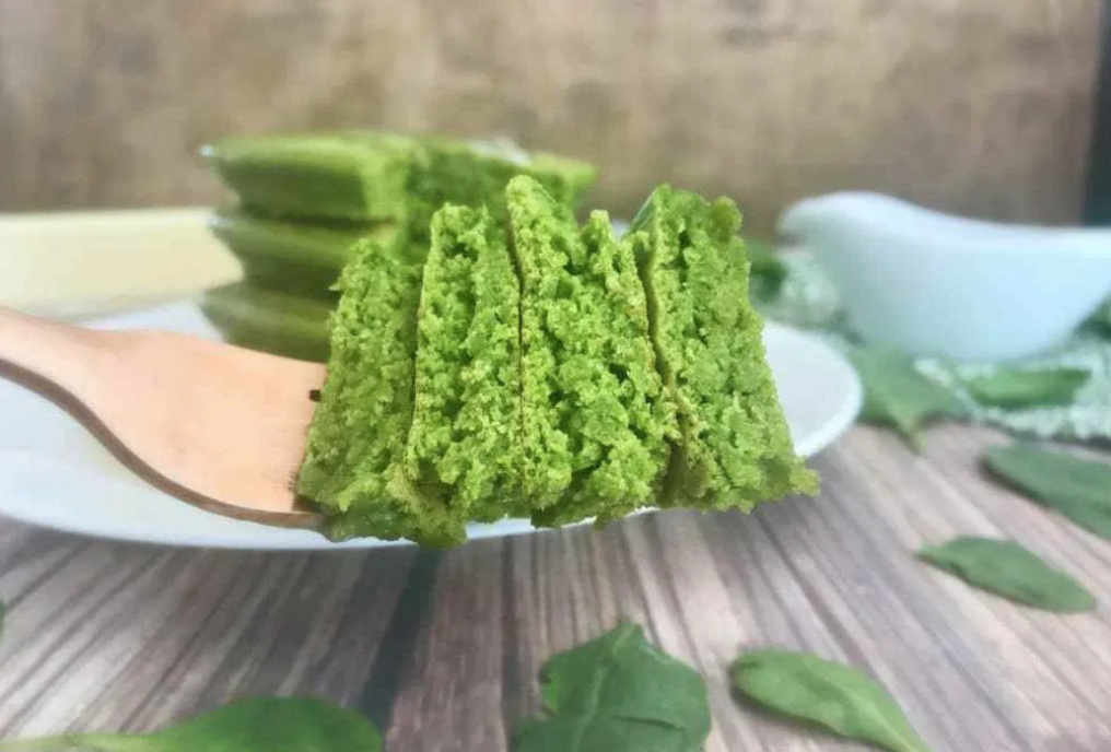 Green Pancakes via Brittany Poulson