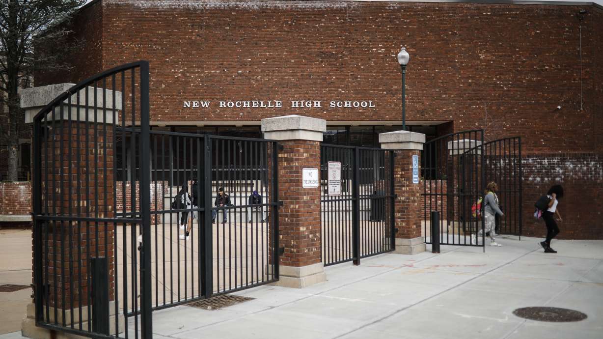As virus shuts schools, experts debate if that curbs spread