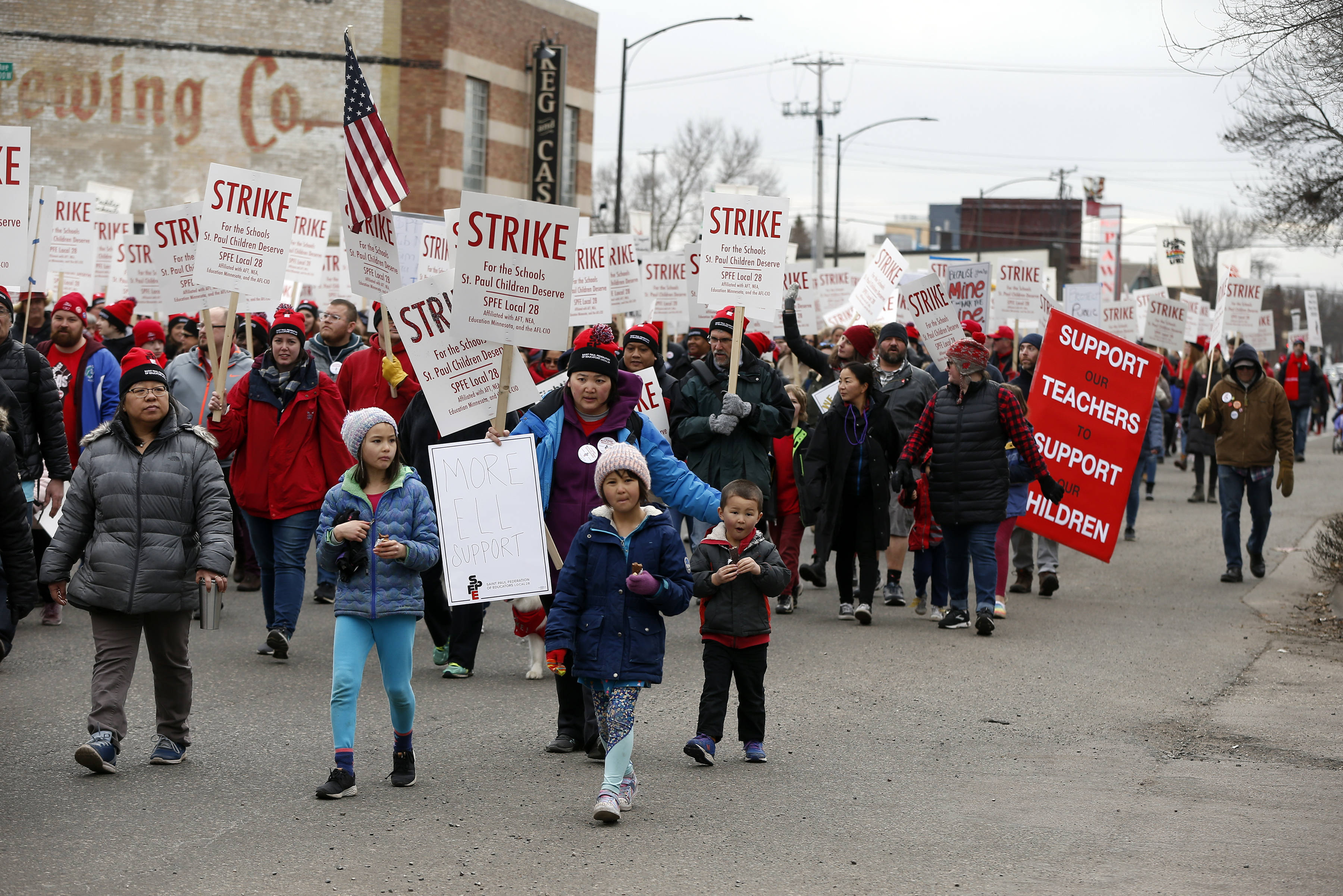 Contract talks resume for striking St. Paul teachers