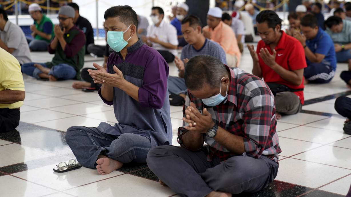 Trump declares emergency; world steps up fight against virus