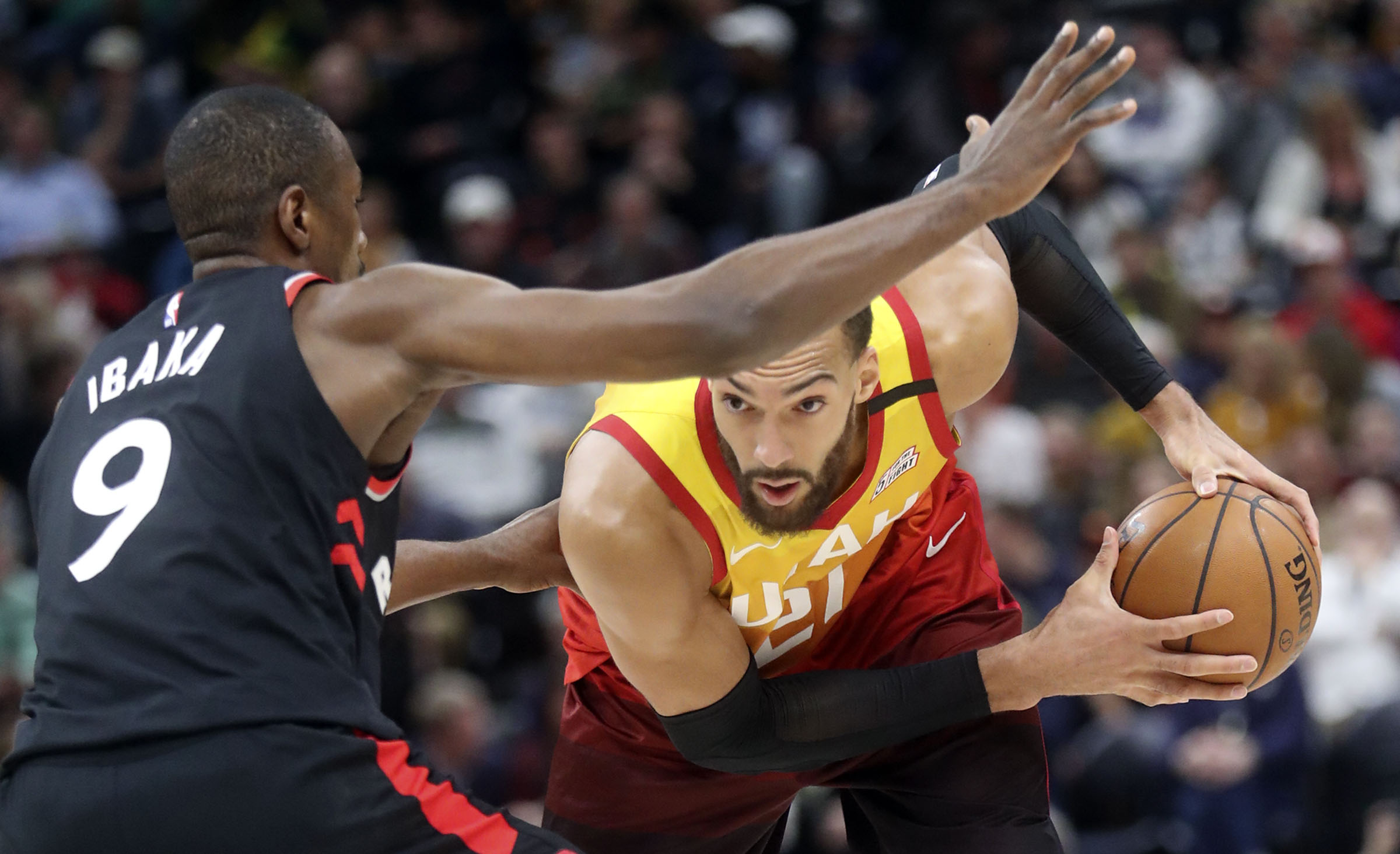 Donovan Mitchell's father and the last team to play the ...