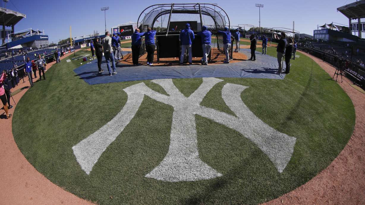 Yankees minor leaguer has virus, Marlins close spring camp