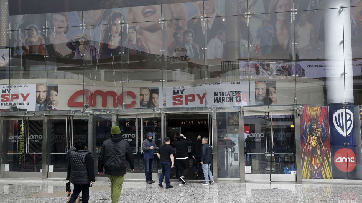 Cinemas across U.S. close for pandemic