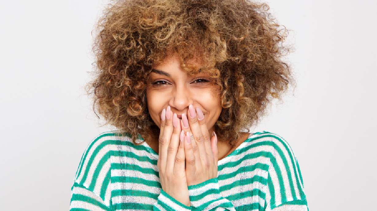 3 things that happen when you don’t like your smile