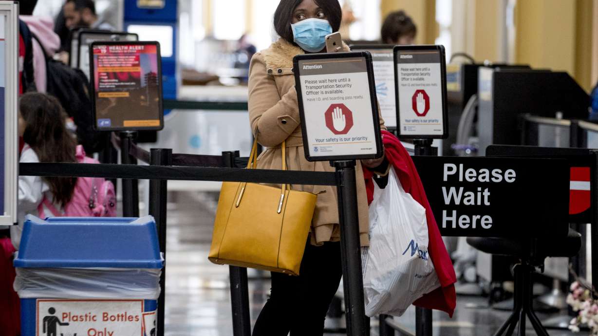 US airport security officers fear exposure as cases rise