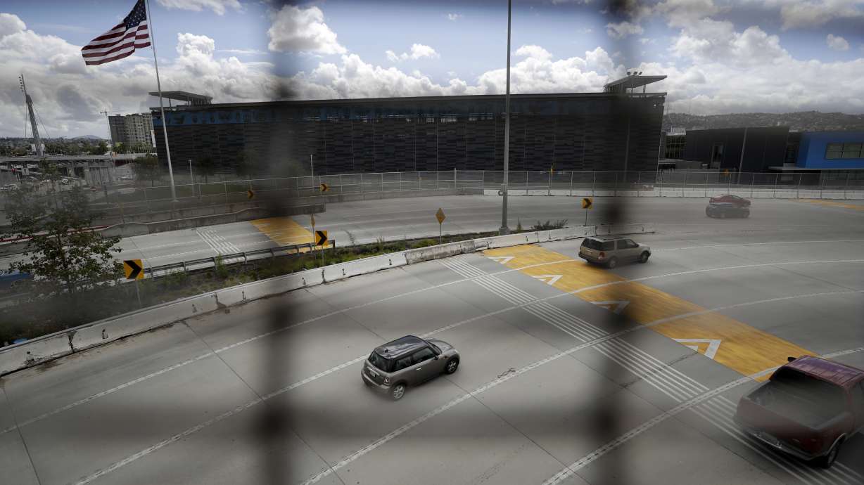 US and Mexico to curb border travel to control coronavirus