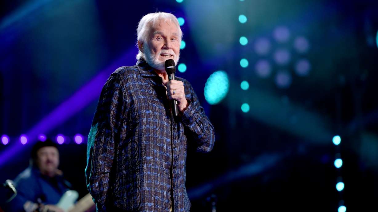 Legendary country singer Kenny Rogers dies at 81