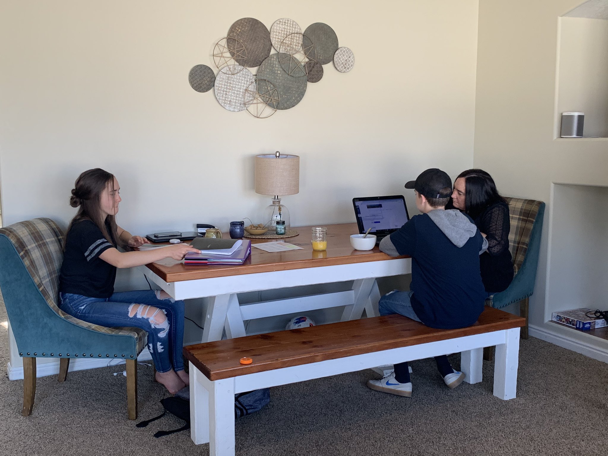 First week of online learning in Utah comes with challenges