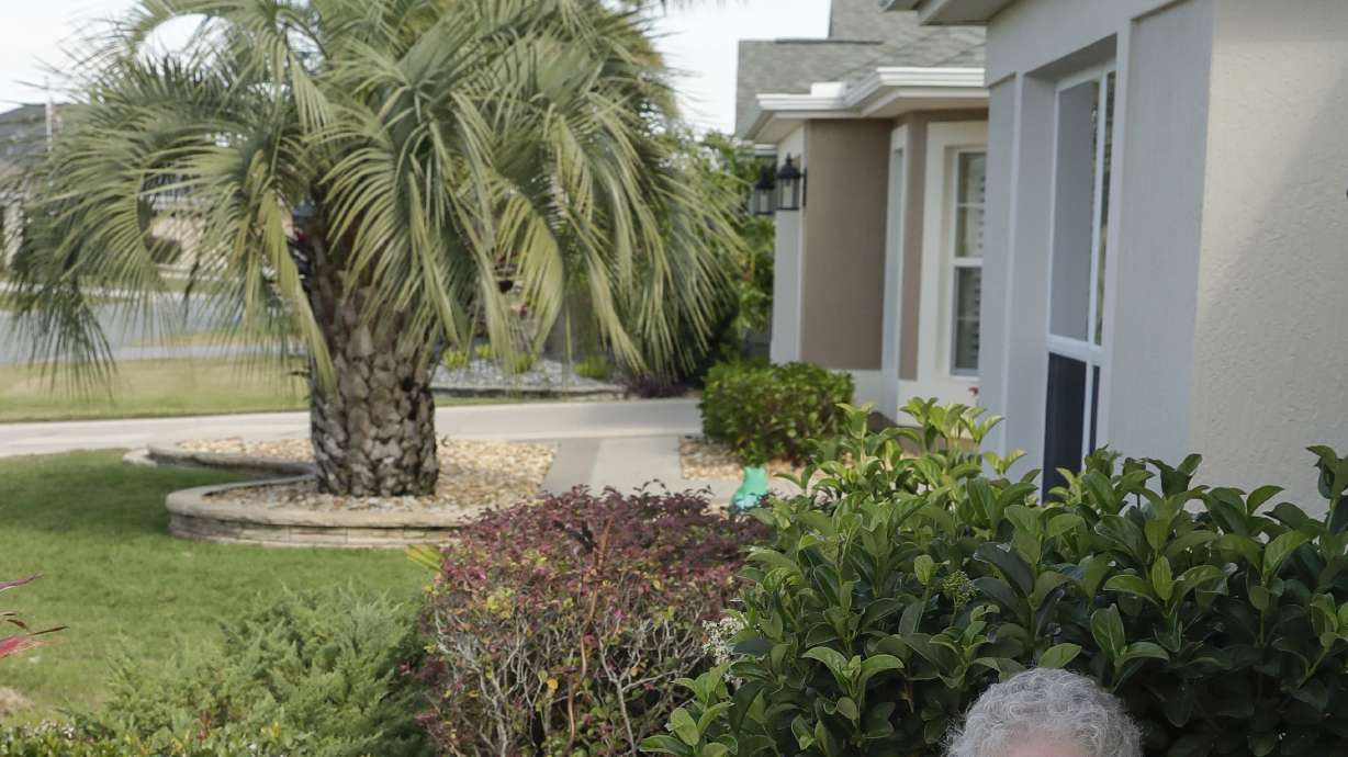 Virus mutes happy hours in senior haven, but golf goes on